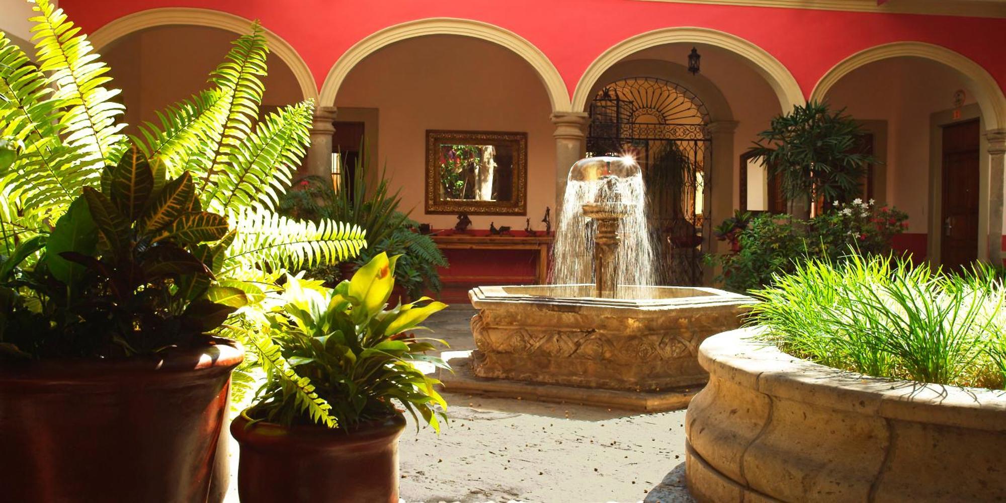 Gran Casa Sayula Galeria & Spa Exterior photo